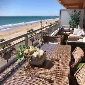 luxury-oceanfront-triplex-in-cadiz.hotelsincadiz.net/
